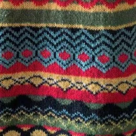 Liv – Winter Jumper with Nordic Shoulder Pattern