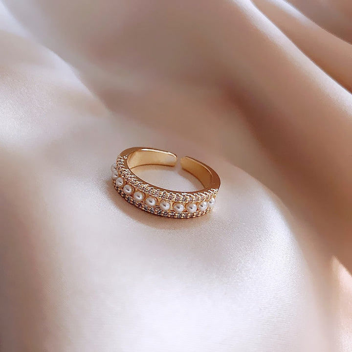 GOLD & PEARL LUXURY RING